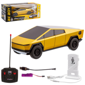 Машинка "BeBoy" на пульте радиоуправления Машинка "BeBoy" на пульте радиоуправления