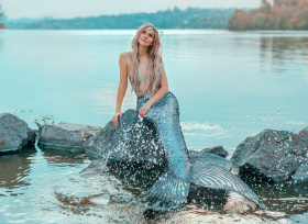 Холст с красками 40х50 см по номерам (24 цв) (в коробке) МЕЧТАЮЩАЯ РУСАЛКА Холст с красками 40х50 см по номерам (24 цв) (в коробке) МЕЧТАЮЩАЯ РУСАЛКА