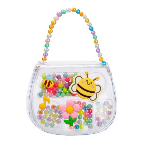 Набор Girl's club "Рукодельница-Пчелка": сумочка, бисер, леска, застежки Набор Girl's club "Рукодельница-Пчелка": сумочка, бисер, леска, застежки