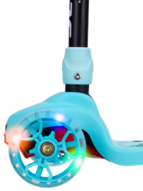 Самокат трехколесный со светящимися колесами Самокат трехколесный со светящимися колесами